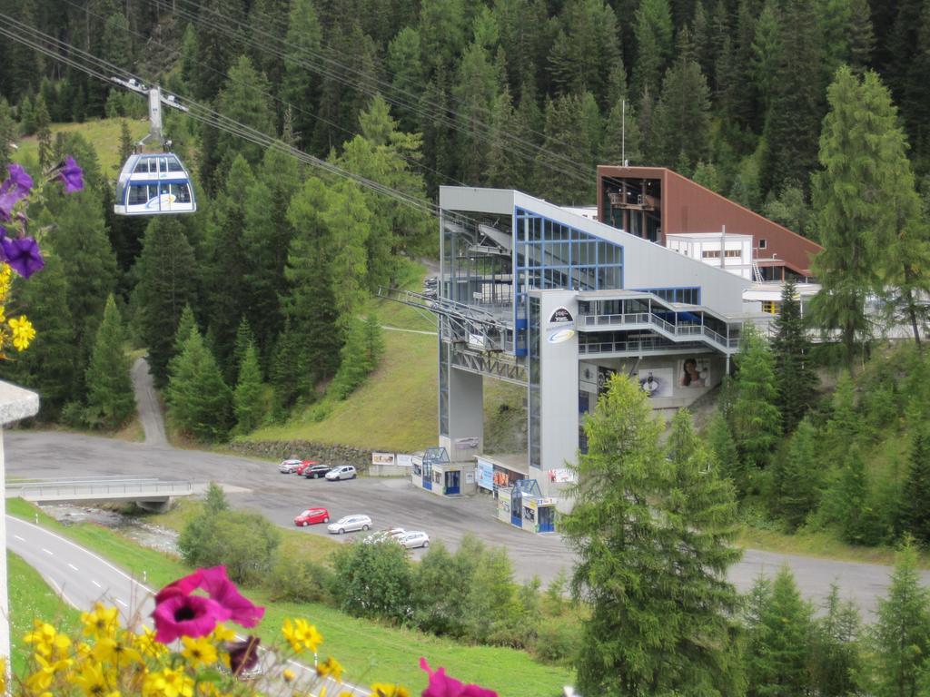 ザムナウンHaus Am Dorfplatzアパートメント エクステリア 写真