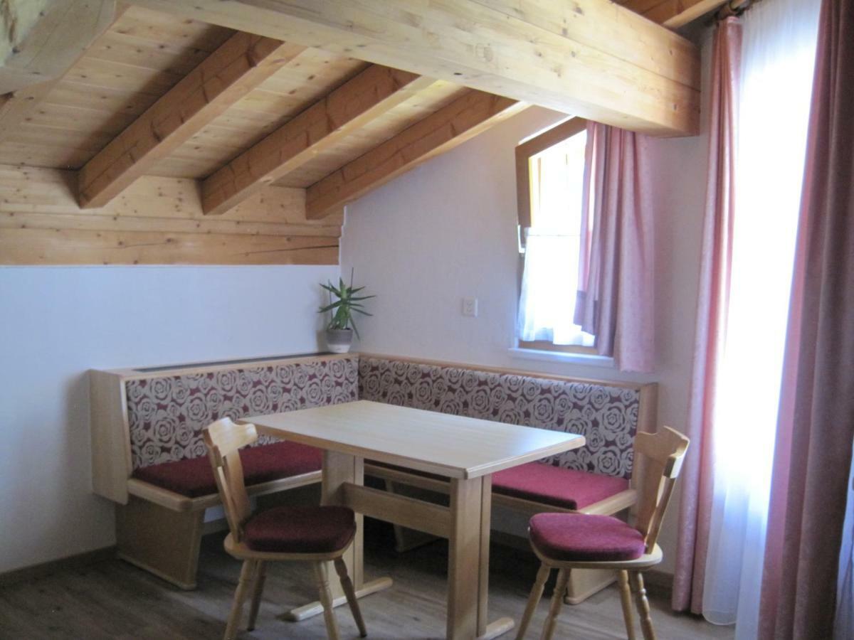ザムナウンHaus Am Dorfplatzアパートメント エクステリア 写真